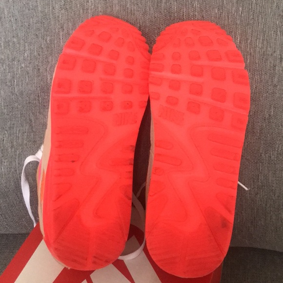 Nike Air Max 90 Bright Crimson Pure Platinum Sneakers CT3449 600 - Picture 9 of 12